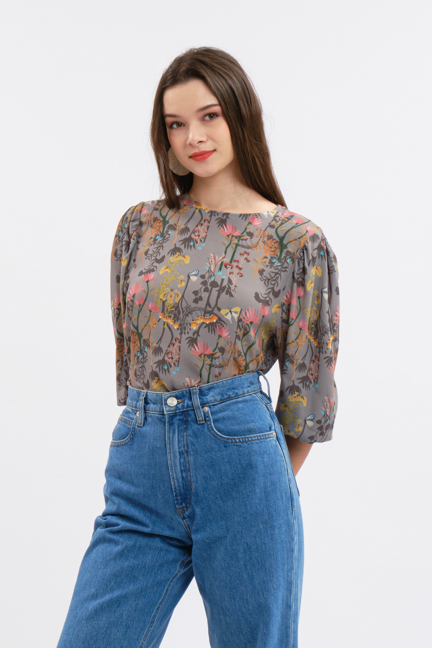 AMI Top in Gray Lontar