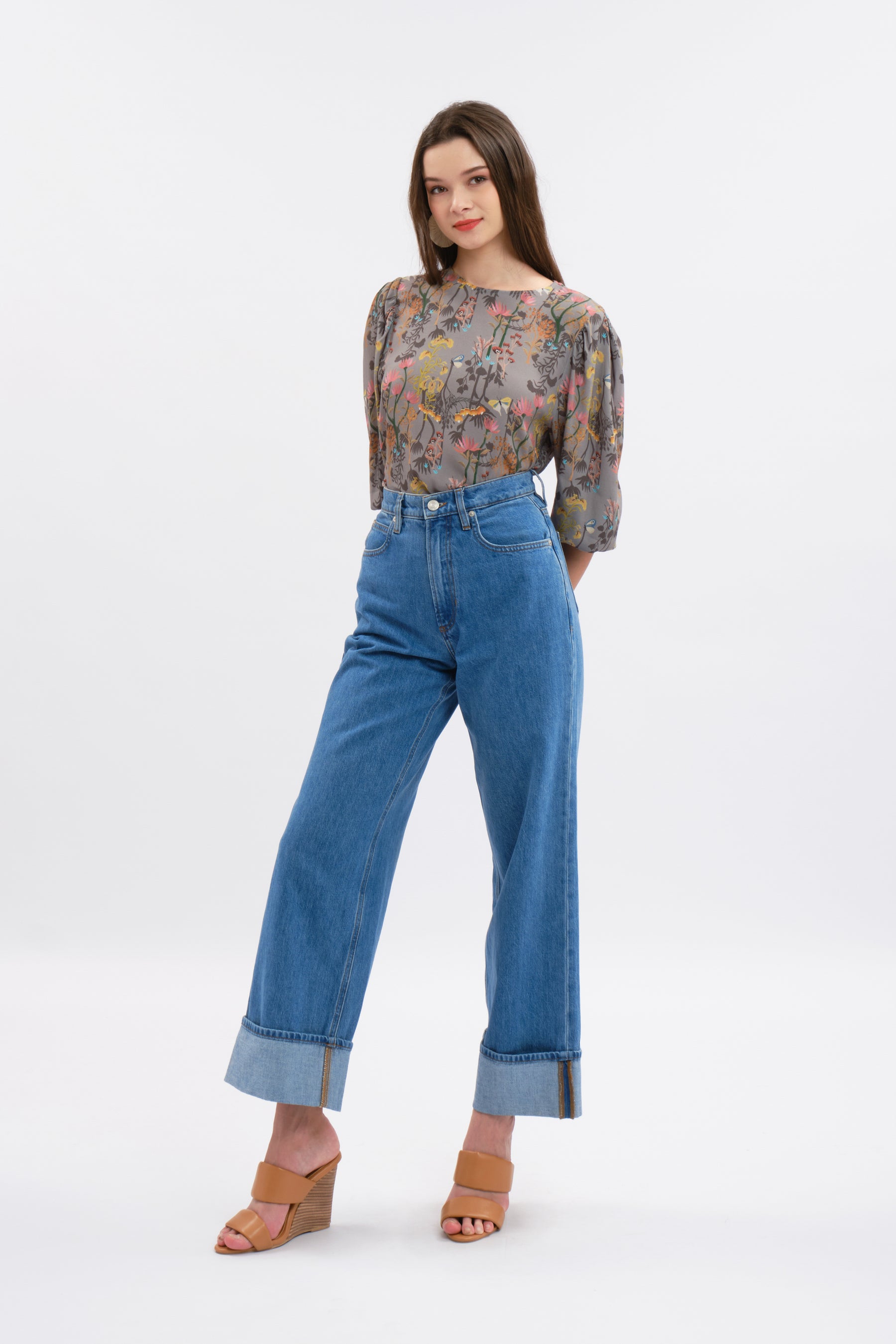 AMI Top in Gray Lontar