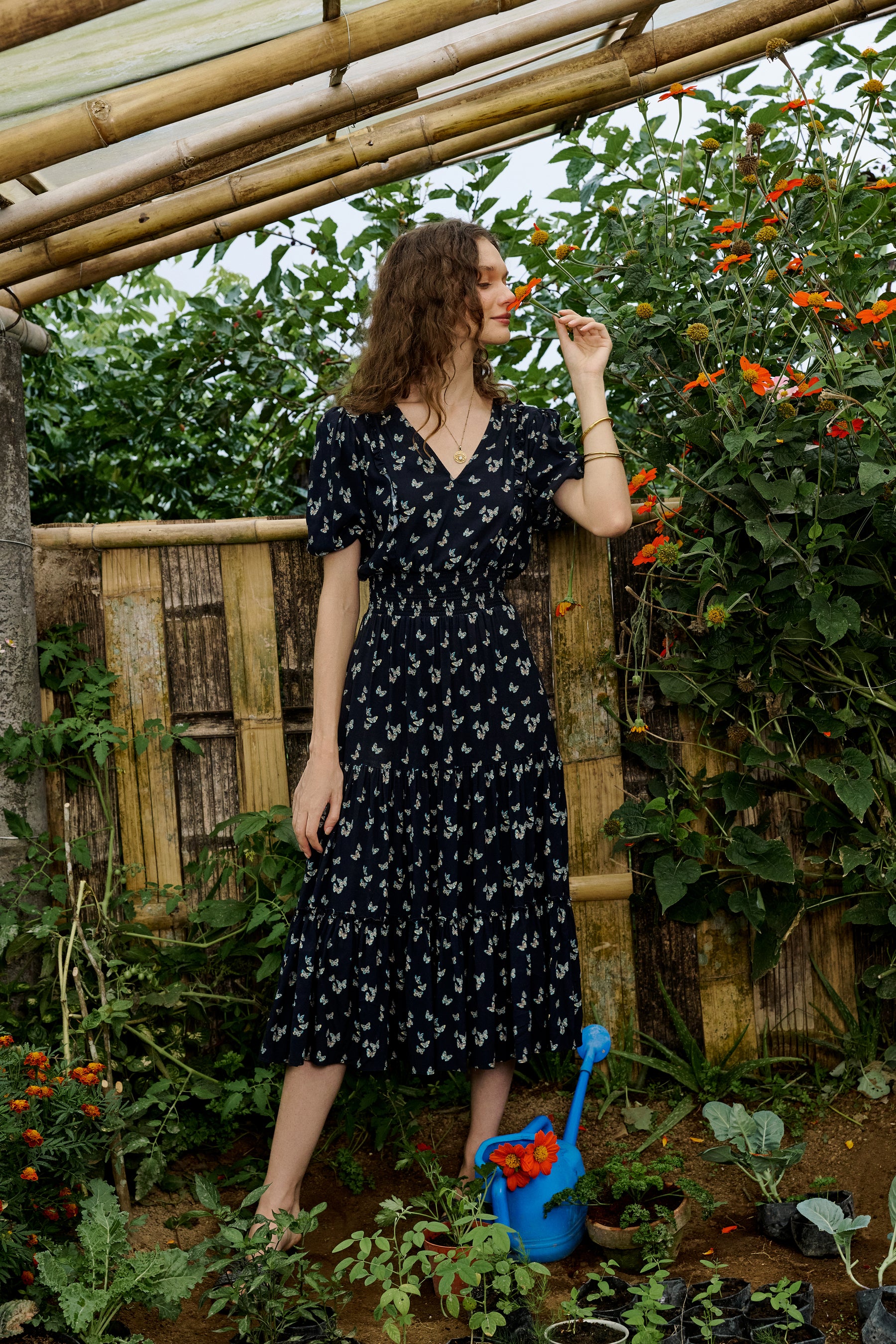 AQILA Dress in Black Kupu