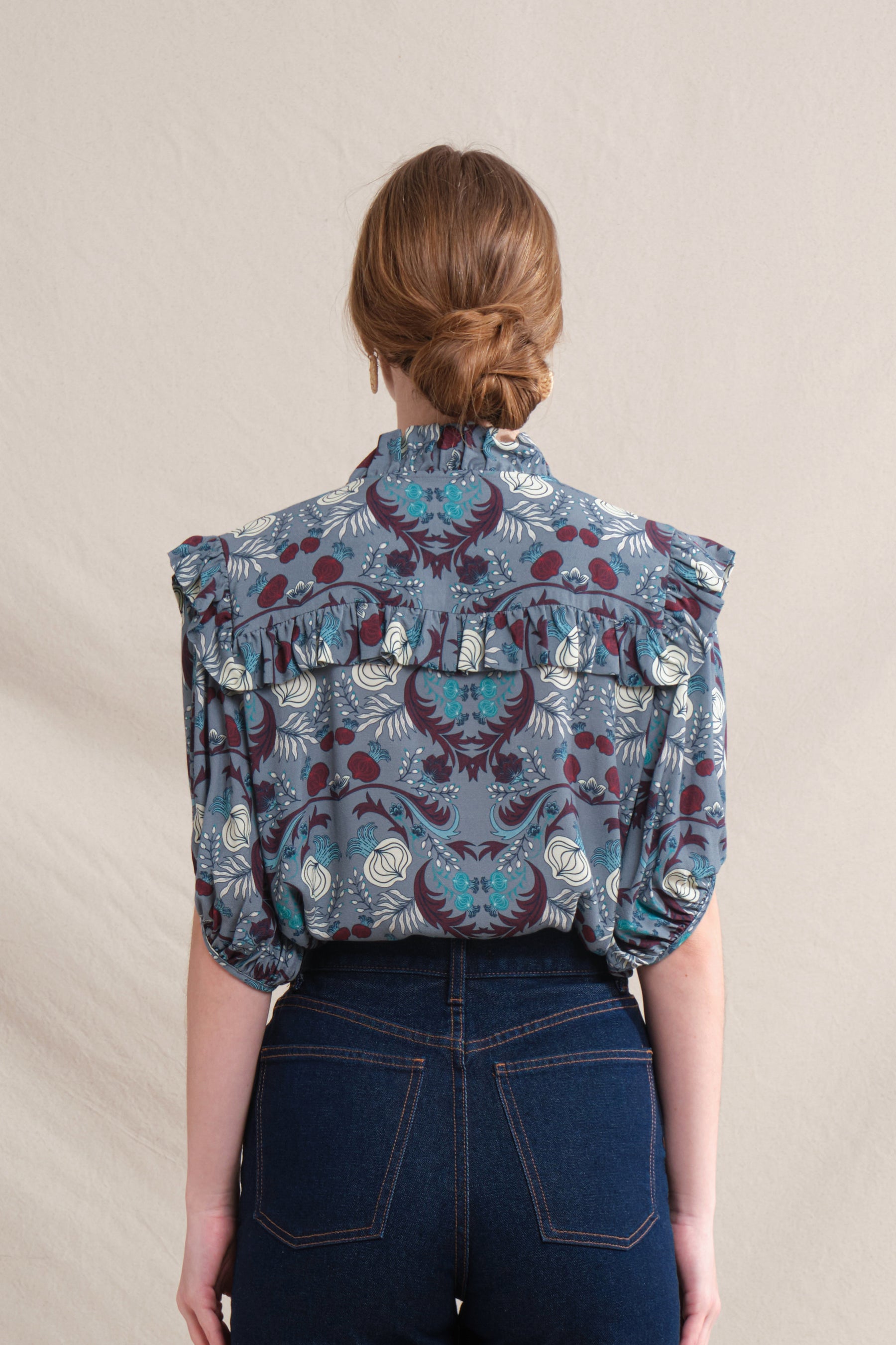 CAROL Top in Gray Delima