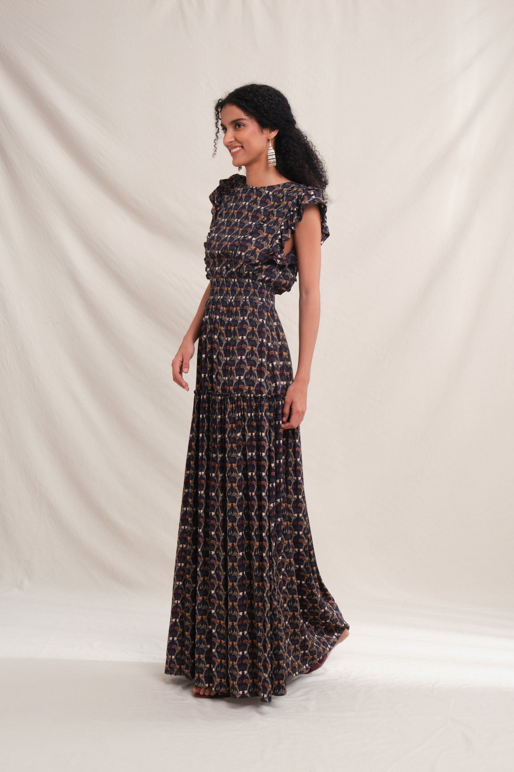 FLORA Dress in Black Saeran