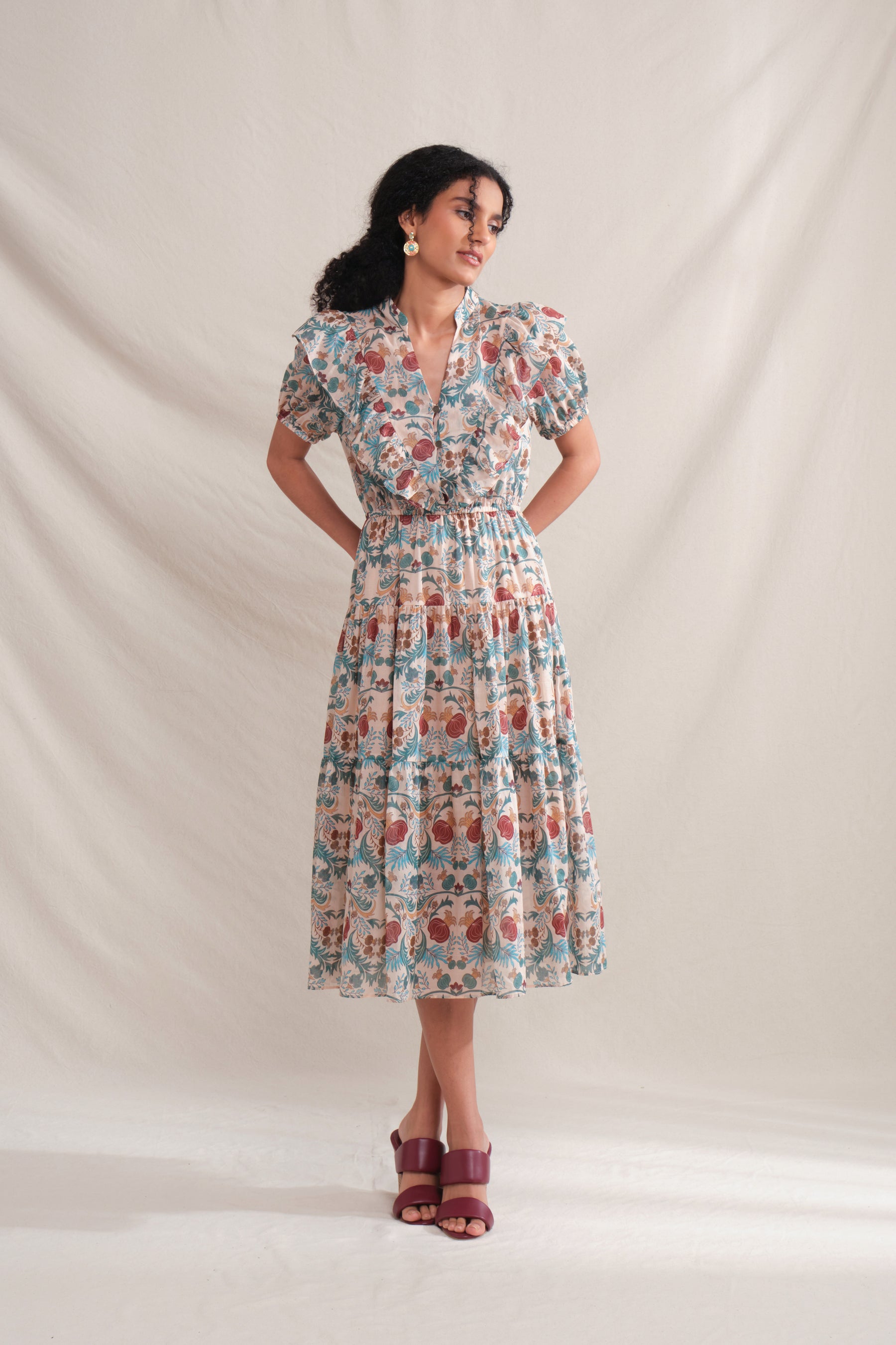 RUI Dress in Beige Delima