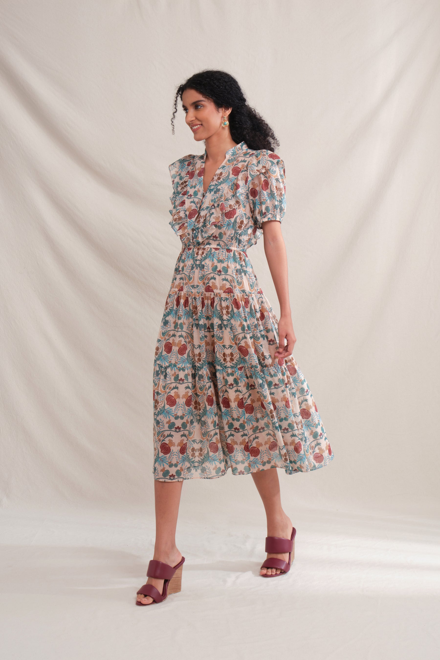 RUI Dress in Beige Delima