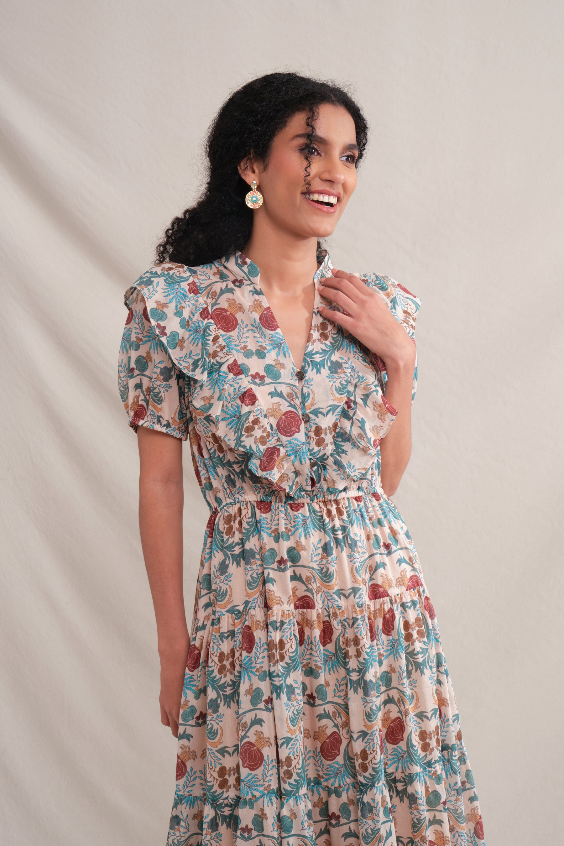 RUI Dress in Beige Delima