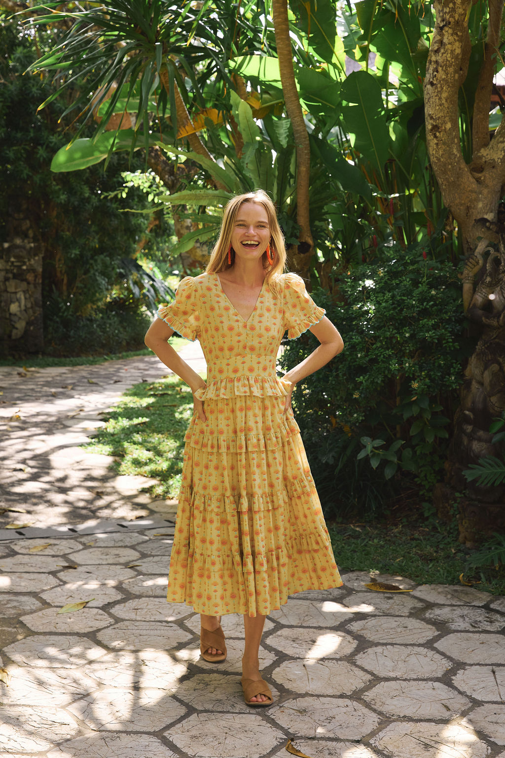 NICOLE Dress in Beige Penjor