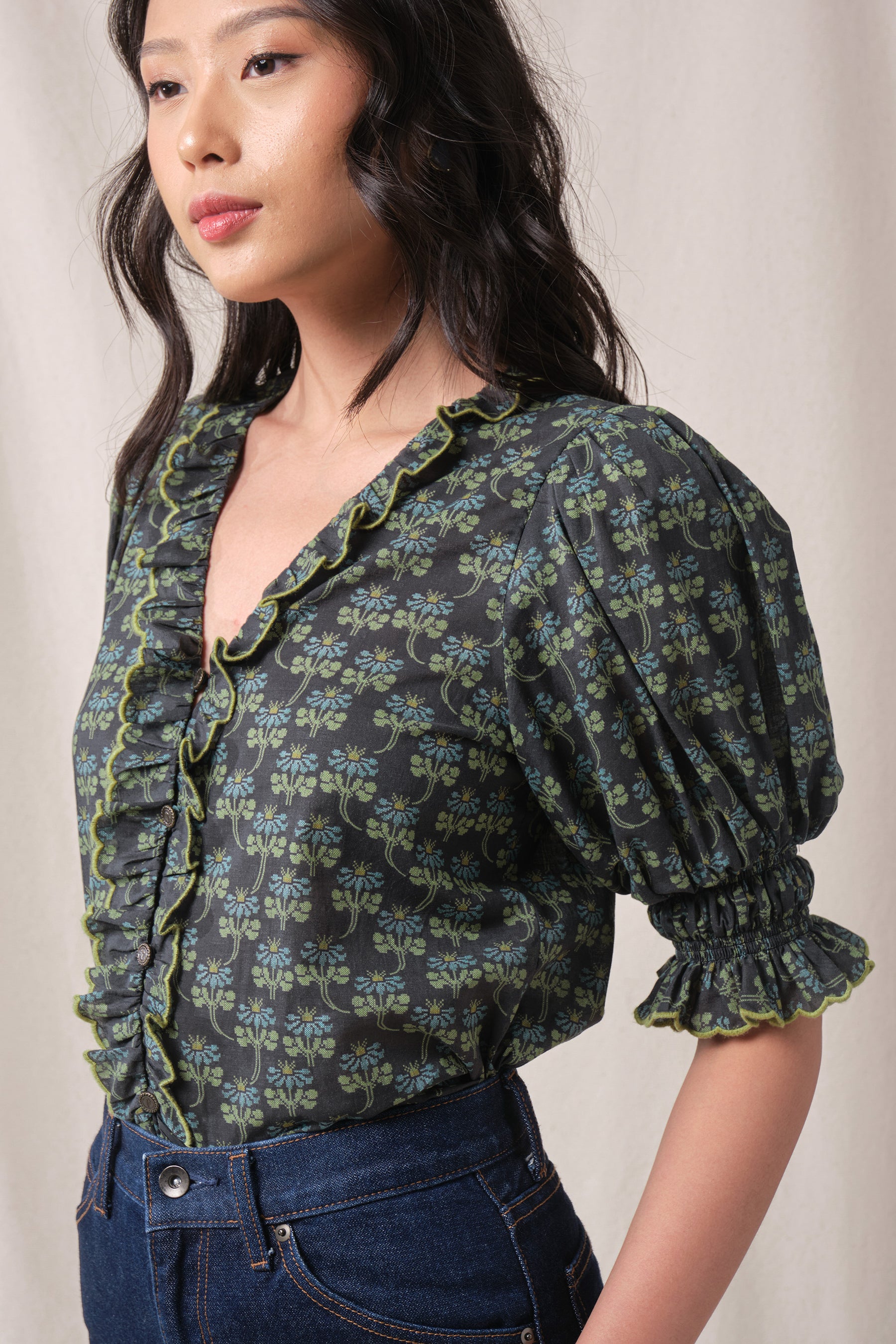 AGNES Top in Black Melati