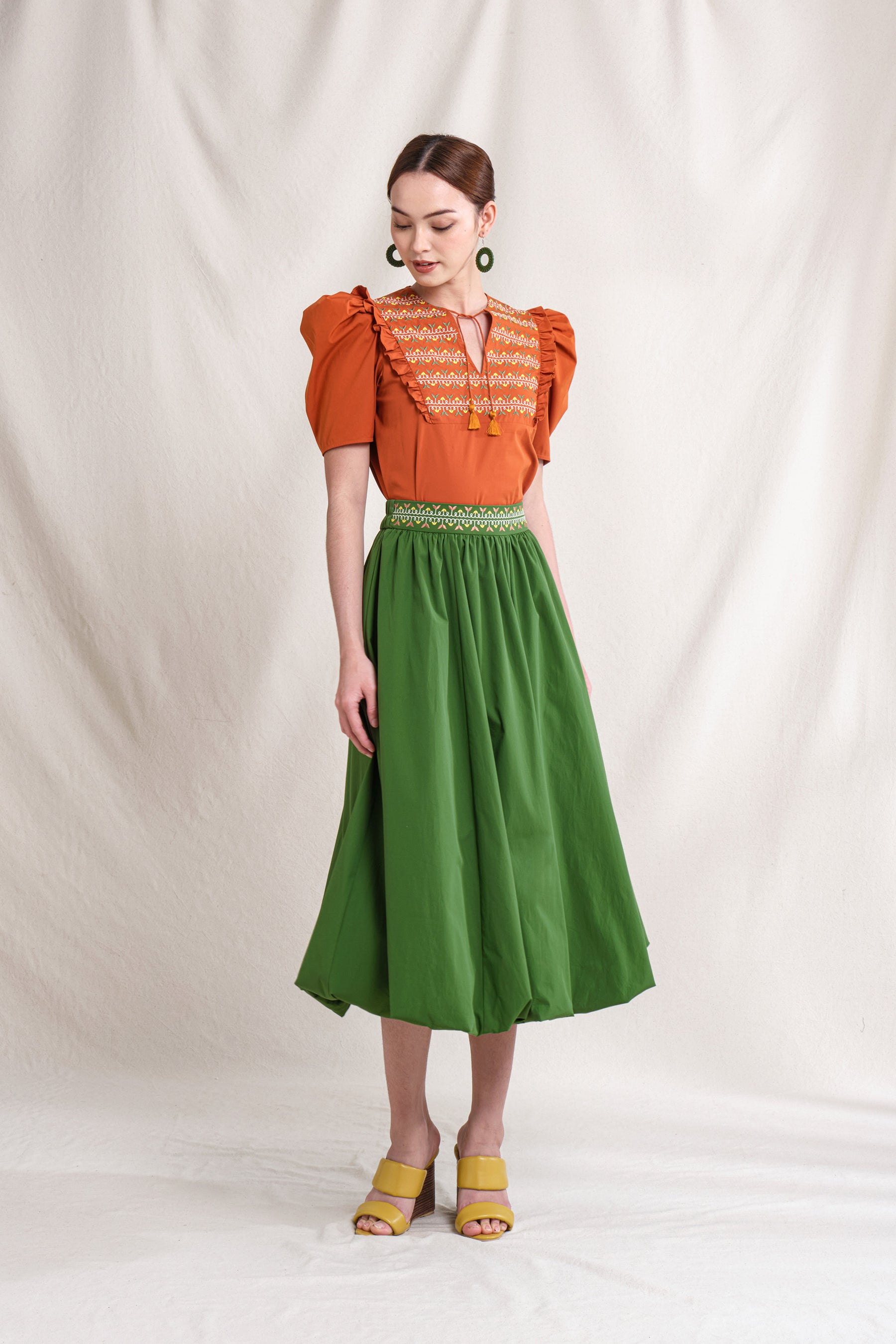 TAMI Top in Orange Sulam
