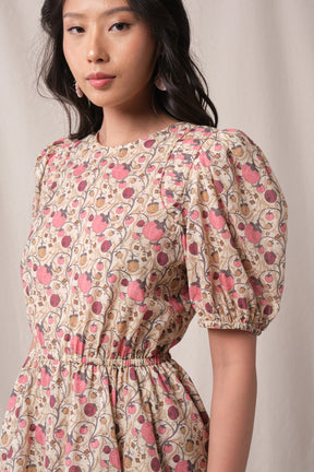 DELLA Dress in Beige Manggis