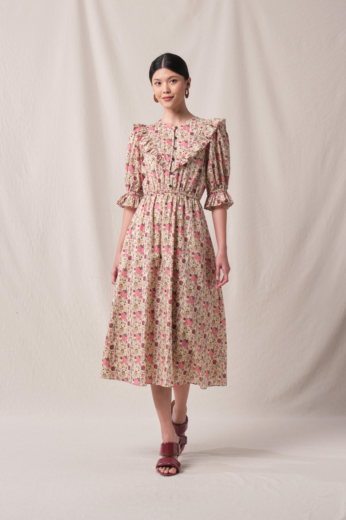 NADINE Dress in Beige Manggis