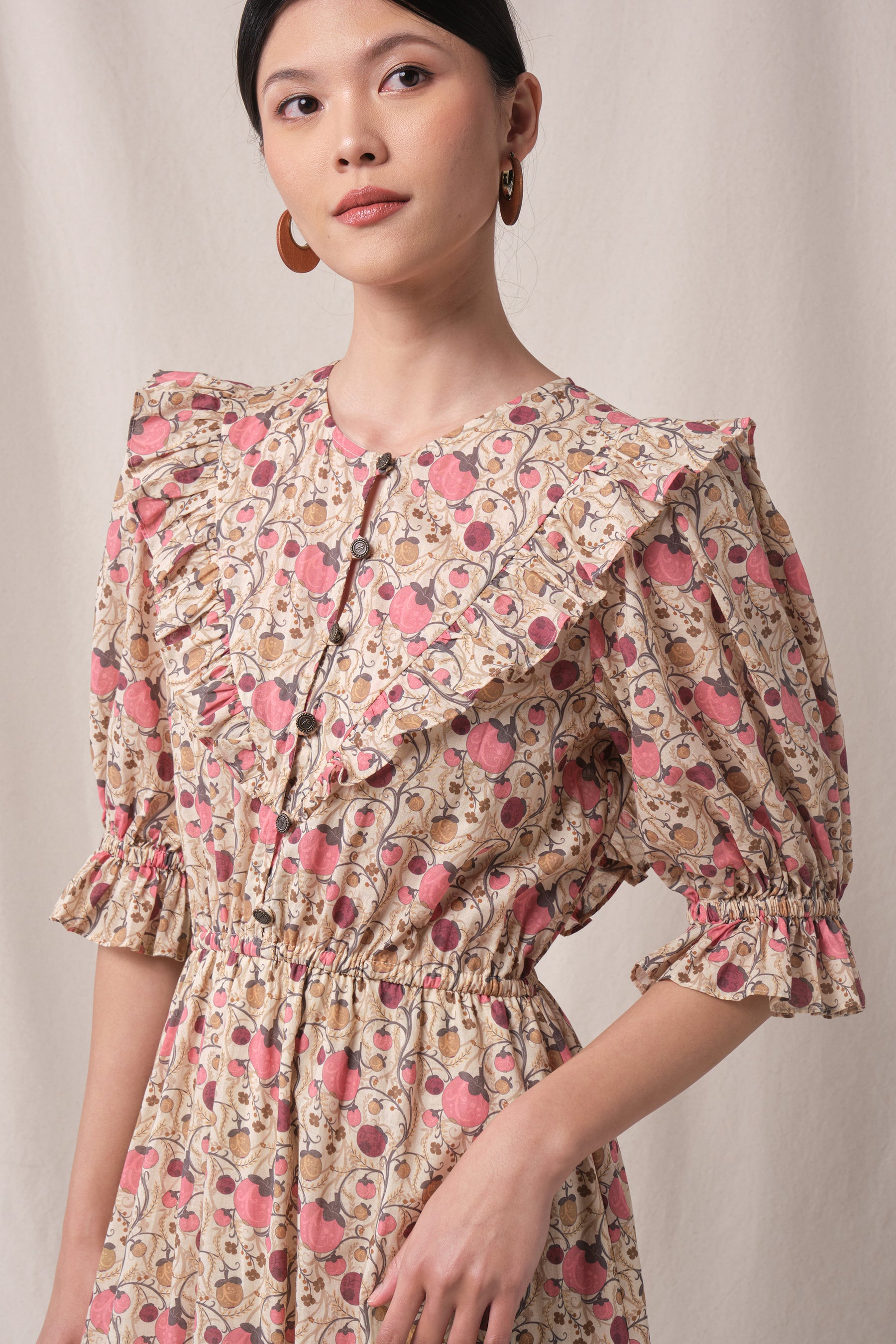 NADINE Dress in Beige Manggis