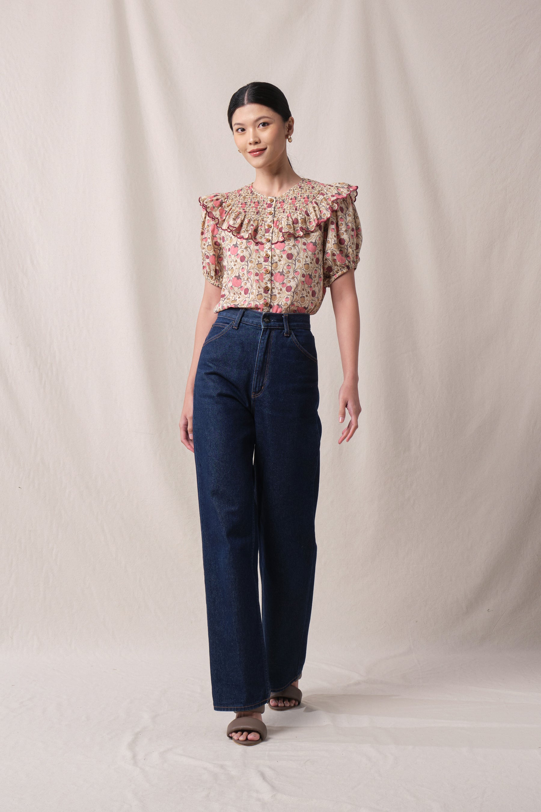 DAISY Top in Beige Manggis