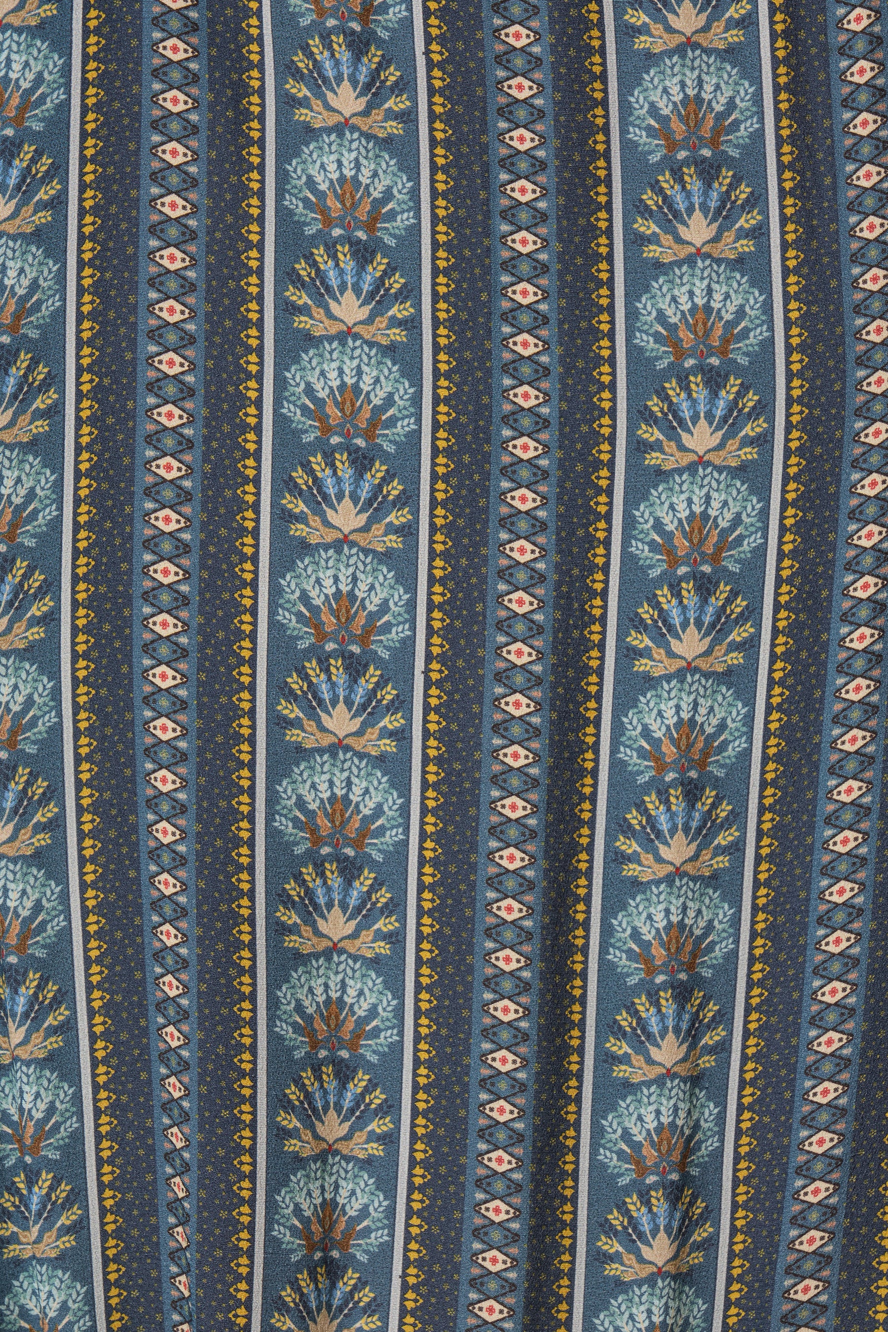 SHERY Top in Blue Silpa