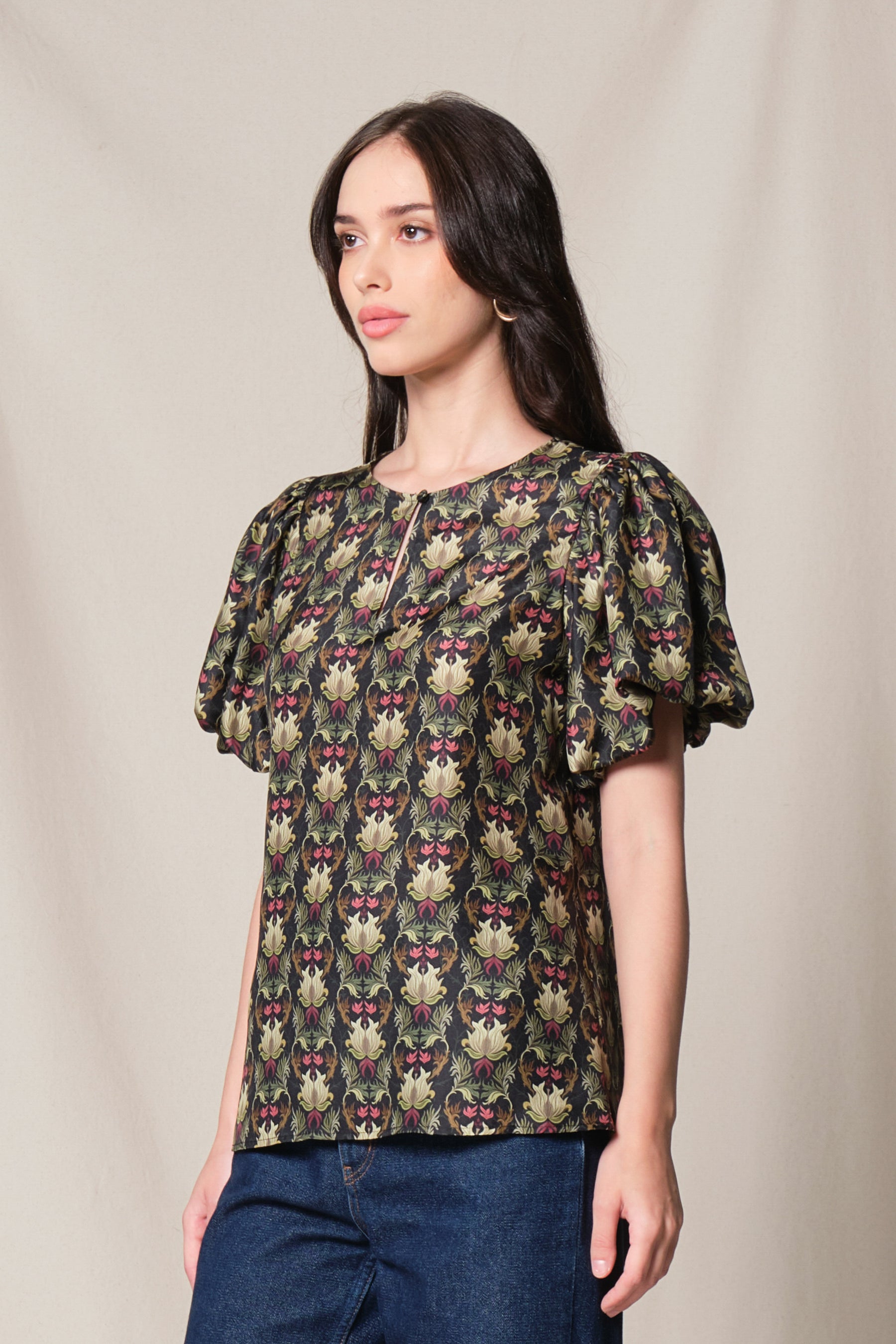 GRACE Top in Black Sumpang