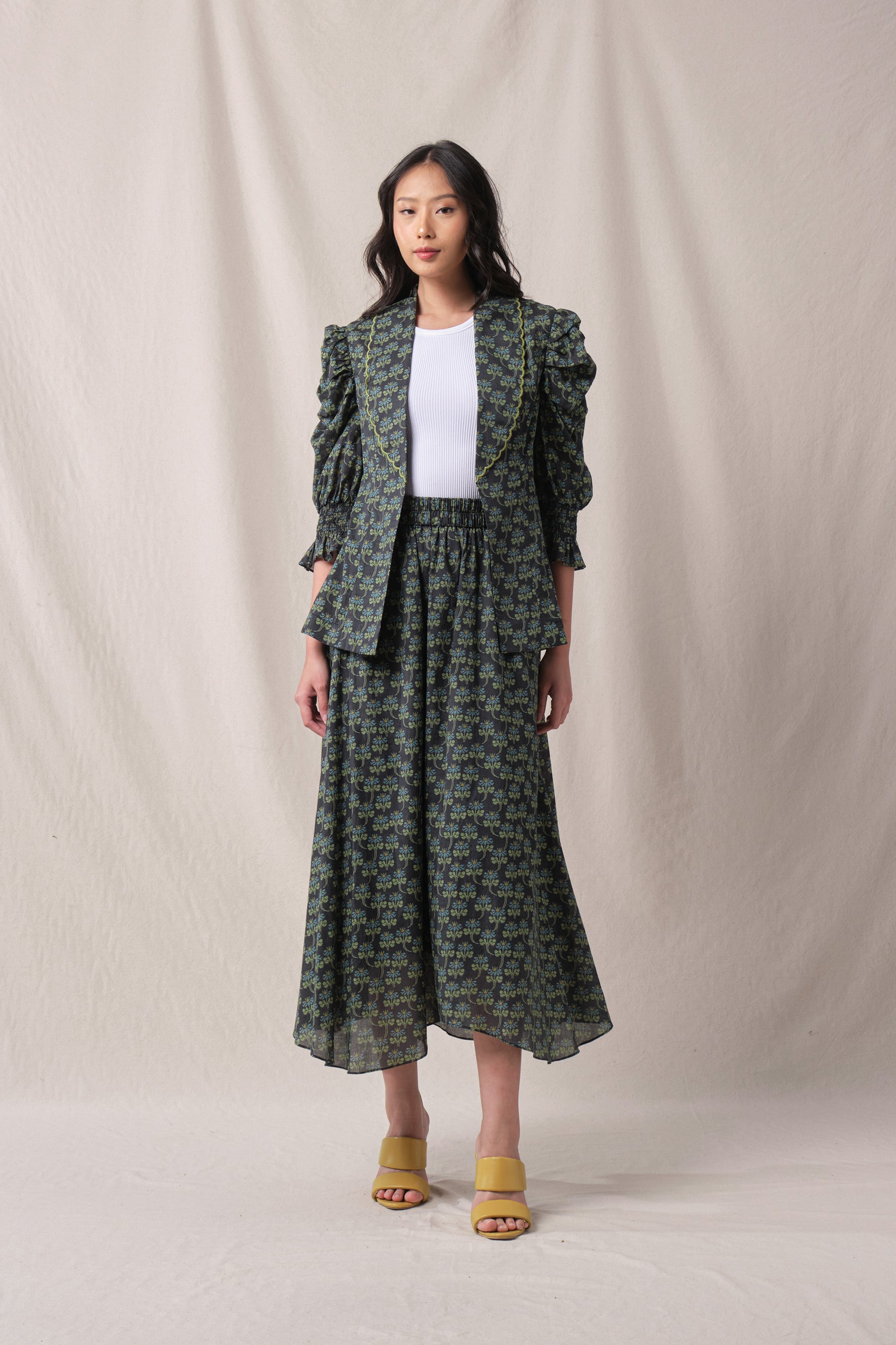 JANE Outer in Black Melati