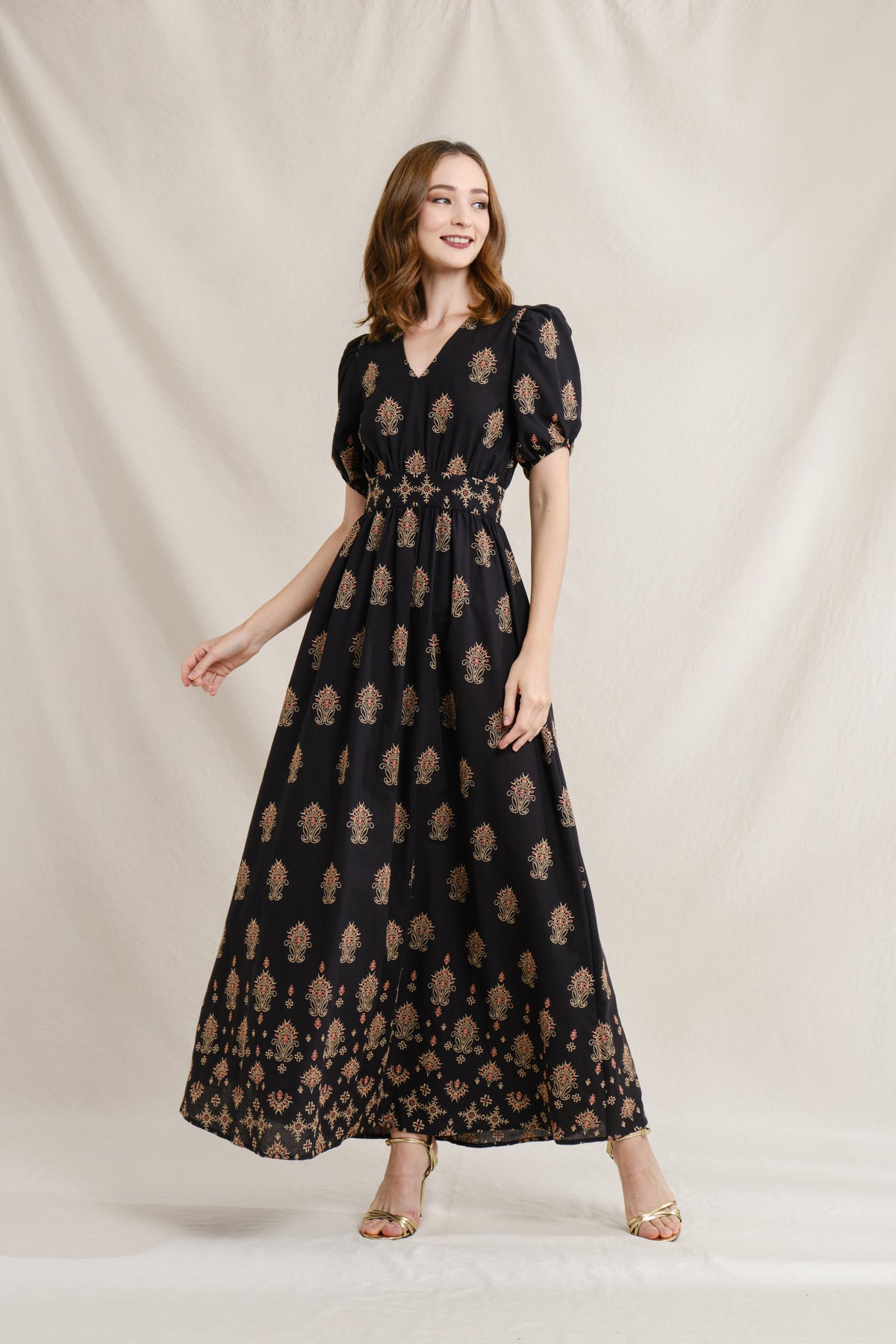 JIHAN Dress in Black Mamuli