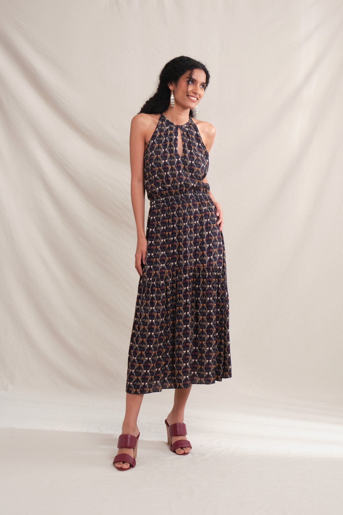 JOSIE Dress in Black Saeran
