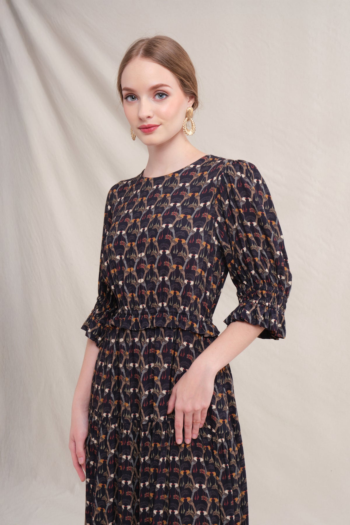 LEGI Dress in Black Saeran