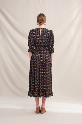 LEGI Dress in Black Saeran