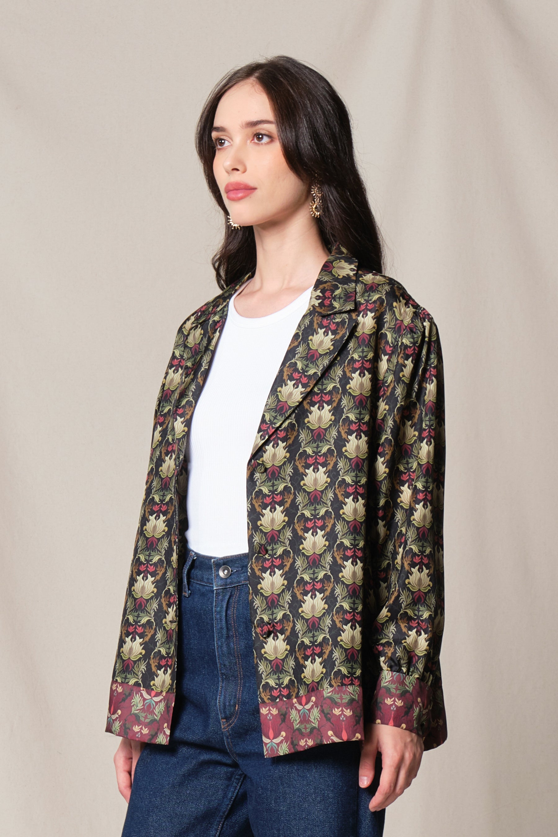 PAMELA Outer in Black Sumpang