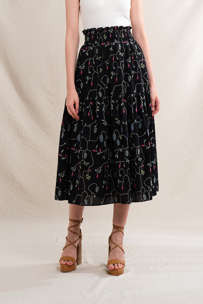 BUNDLING: Niki Top in Beige Lada and Riona Skirt in Black Lada