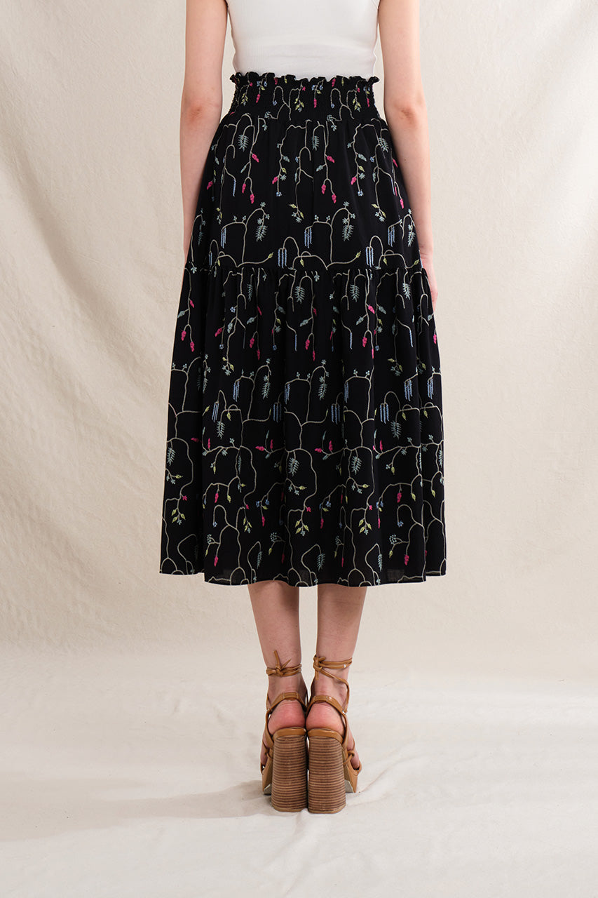 BUNDLING: Niki Top in Beige Lada and Riona Skirt in Black Lada