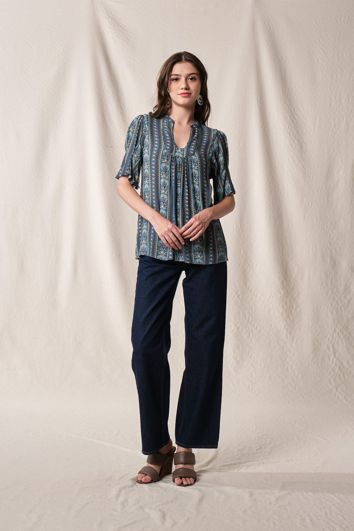 SHERY Top in Blue Silpa