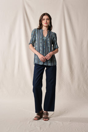 SHERY Top in Blue Silpa