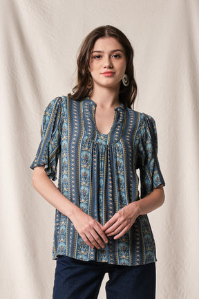 SHERY Top in Blue Silpa