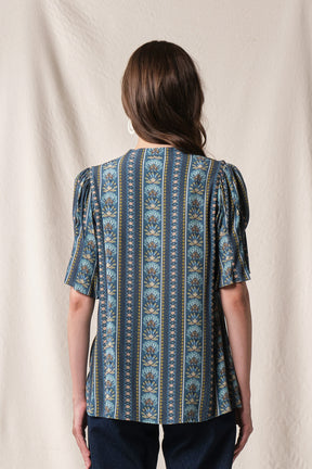 SHERY Top in Blue Silpa