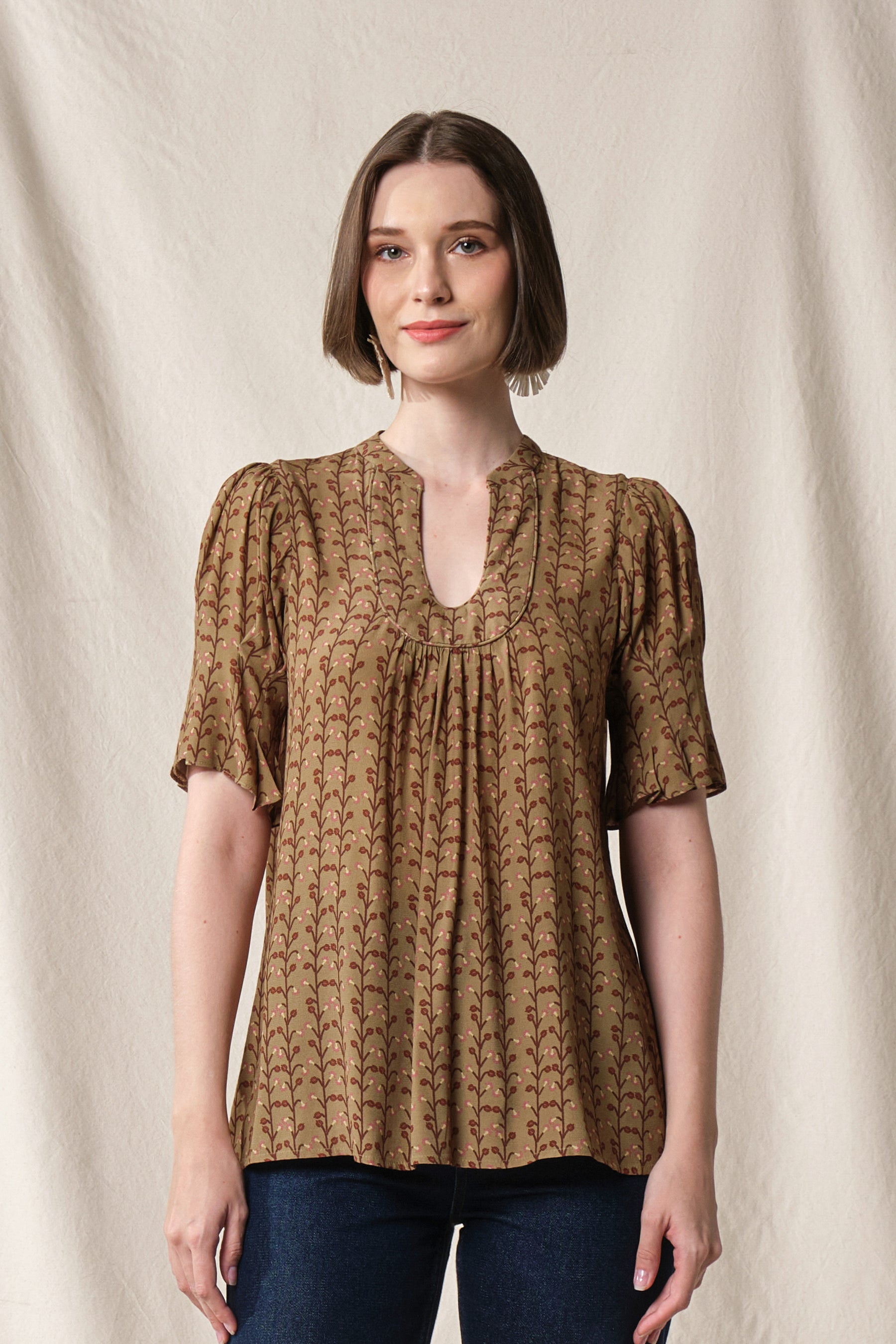SHERY Top in Khaki Tebu