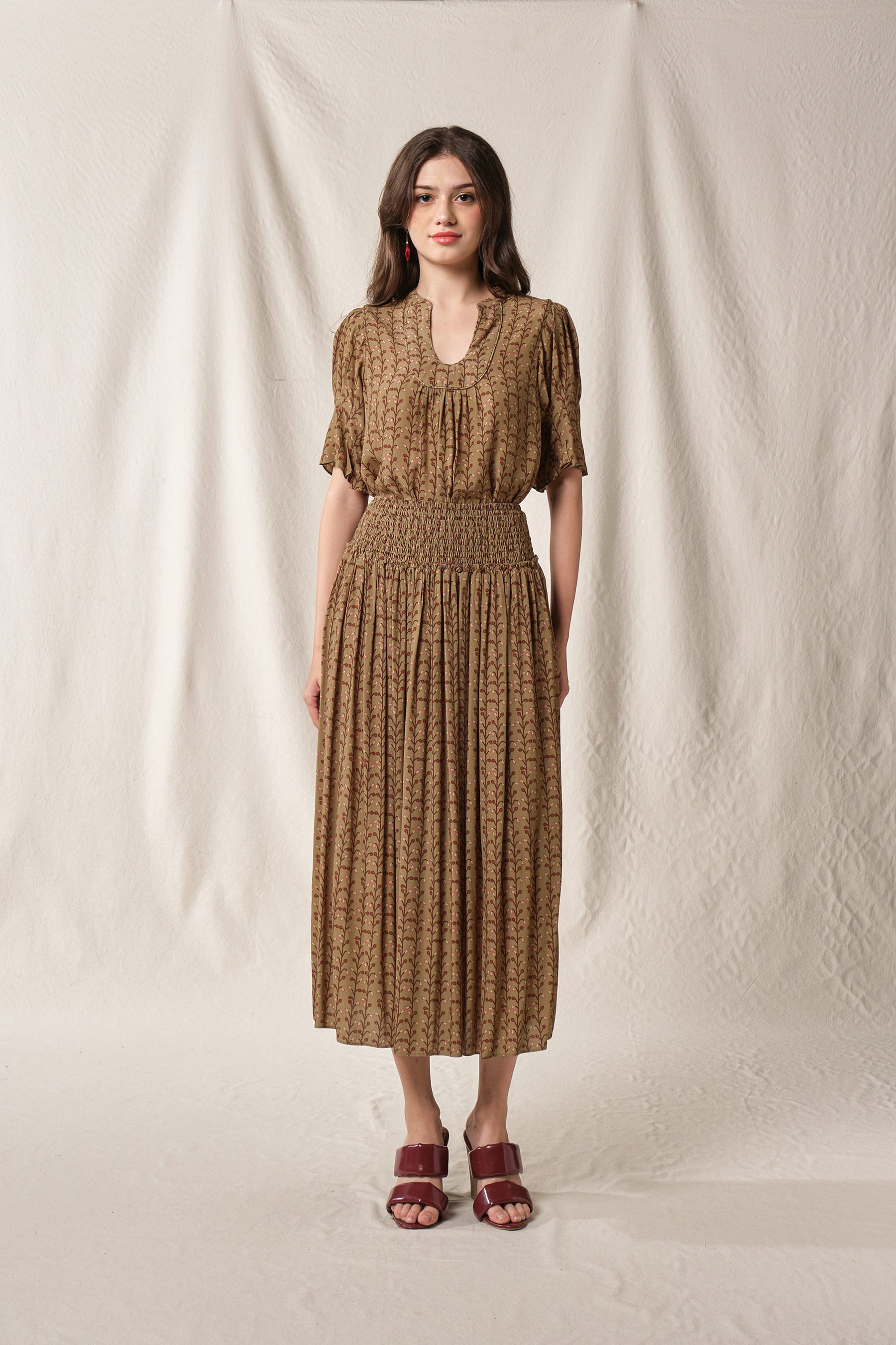 SHERY Top in Khaki Tebu