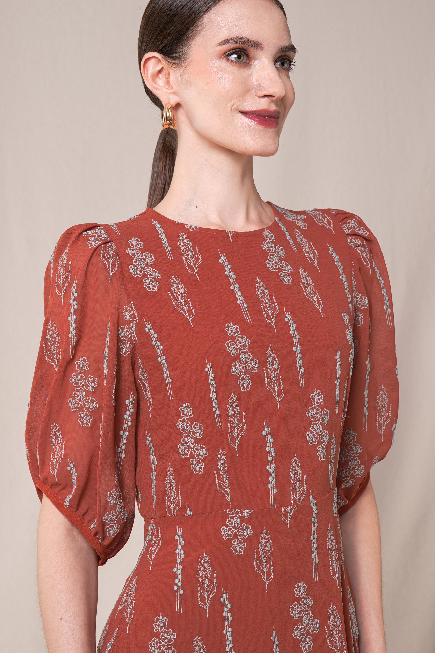 VARAYA Dress in Terracotta Tulu